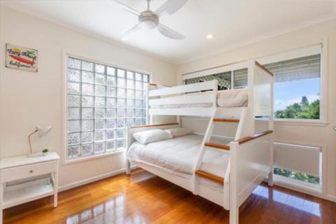 Casual Hamptons Living Sunshine Beach - Hobart Tourism 5