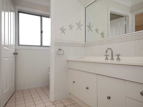 9 Bushmans 24 Tomaree Street Air Conditioned Centrally Located To Town - Tourism TAS 1