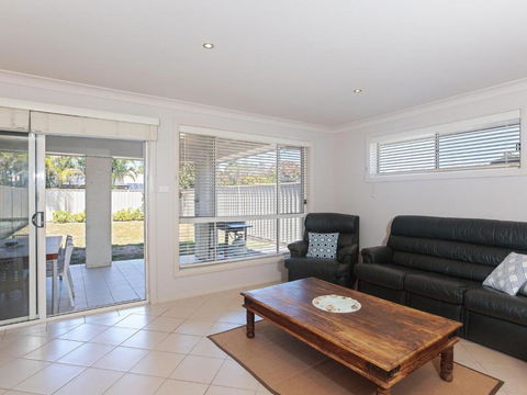 Relax At Pacific 1 / 26 Pacific Avenue Private Duplex With Enclosed Yard - Tourism TAS 4