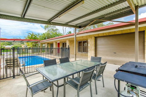 14 Double Island Drive Rainbow Beach Large Holiday House With PoolPets Welcome Free Wi Fi - Hobart Tourism 7