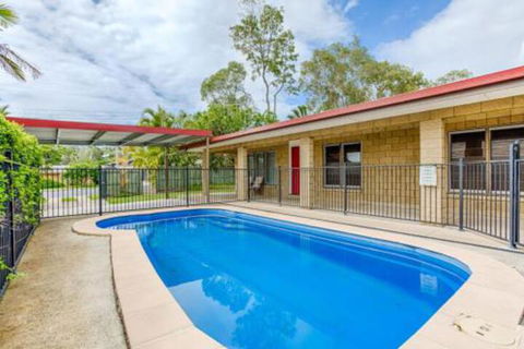 14 Double Island Drive Rainbow Beach Large Holiday House With PoolPets Welcome Free Wi Fi - Hobart Tourism 0