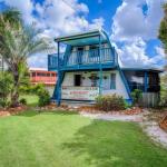 Wayfarers Beachouse Rainbow Beach Everything You Need Just Metres To The Beach - Hobart Tourism 0