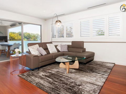 Luxury In Corlette 4 Drungall Ave - Tourism TAS 2