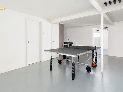 Luxury In Corlette 4 Drungall Ave - Tourism TAS 5