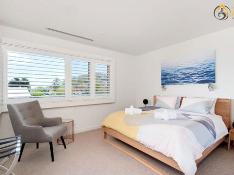 Luxury In Corlette 4 Drungall Ave - Tourism TAS 4