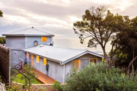 Yallingups Best Located Beach House - Tourism TAS 6