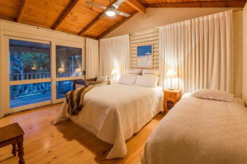Yallingups Best Located Beach House - Tourism TAS 3