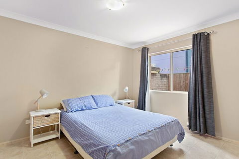 Ajax Avenue 6 - Tourism TAS 4