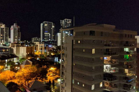Stunning Two-storey Apartment In Perth's CBD - Hobart Tourism 4
