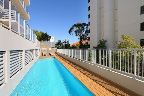 Stunning Two-storey Apartment In Perth's CBD - Hobart Tourism 5