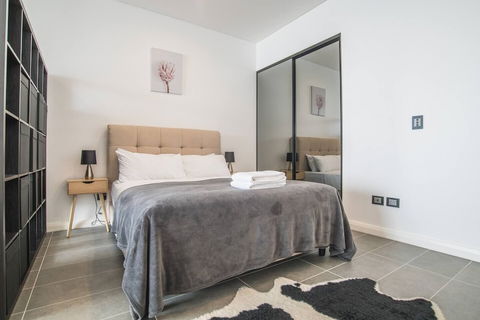 Home With Convenient Location! Close To Train&cbd - Hobart Tourism 4