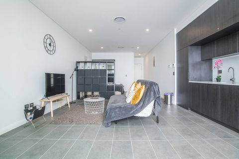 Home With Convenient Location! Close To Train&cbd - Hobart Tourism 6