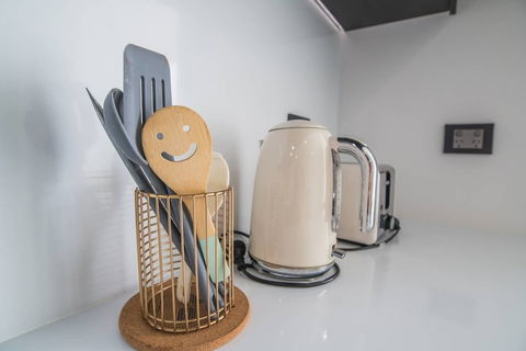 Home With Convenient Location! Close To Train&cbd - Hobart Tourism 2