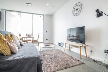 Home With Convenient Location! Close To Train&cbd - Hobart Tourism 0