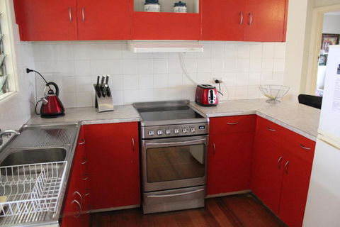 Beach Holiday Cottage - Hobart Tourism 4