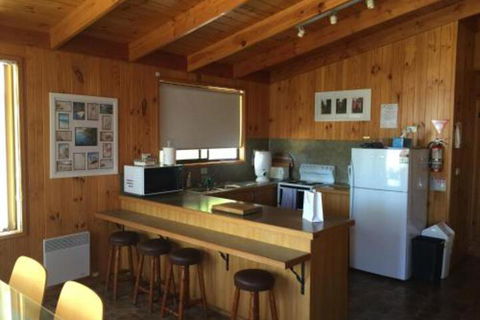 Alluvion Beach Cottage - Hobart Tourism 6