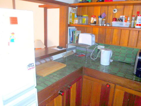 Retro 2 Bedroom & 2 Loft Apartment - Hobart Tourism 4