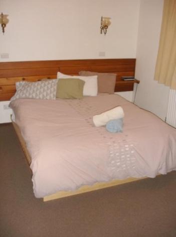 Retro 2 Bedroom & 2 Loft Apartment - Hobart Tourism 5
