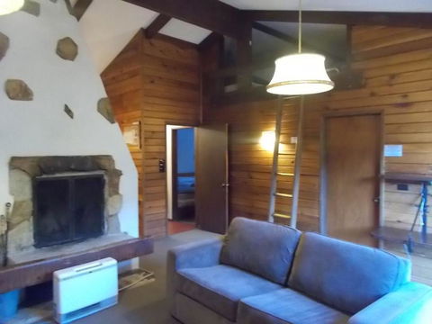 Retro 2 Bedroom & 2 Loft Apartment - Hobart Tourism 3