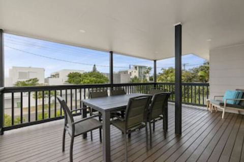 Sundance Pet Friendly Beach House In Peregian! 59 Lorikeet Drive - Hobart Tourism 0