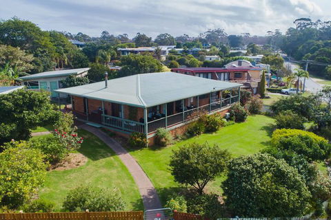 Bruces Waterside Units - Hobart Tourism 1
