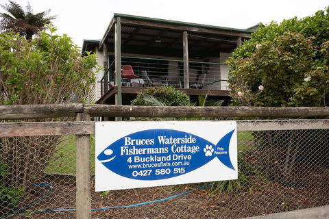 Bruces Waterside Units - Hobart Tourism 2