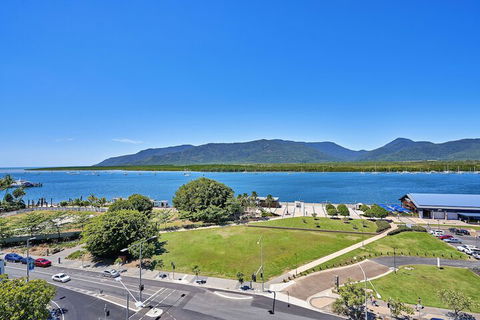 Belle Escapes Luxury Penthouse With Ocean Views - Hobart Tourism 1