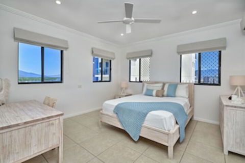 Belle Escapes Luxury Penthouse With Ocean Views - Hobart Tourism 0