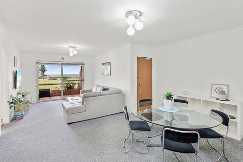 Reef Resort Apartments - Tourism TAS 5