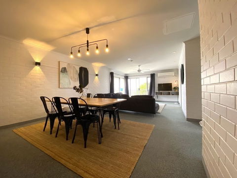 Yamba Views Accommodation - Tourism TAS 1
