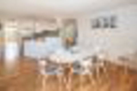 Barefoot Bungalow - Hobart Tourism 5