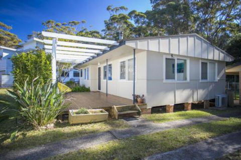 MOLLYMOOK BEACH COTTAGE - Tourism TAS 3