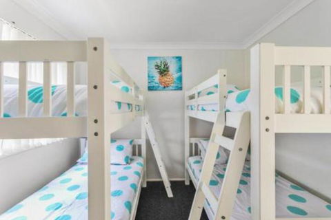 MOLLYMOOK BEACH COTTAGE - Tourism TAS 2