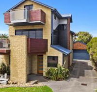 The Island Manor family seaside stay with views - Tourism TAS