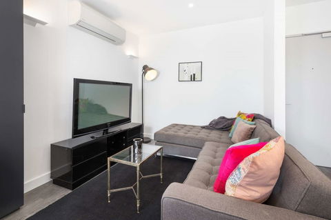 Caulfield North Executive - Tourism TAS 4