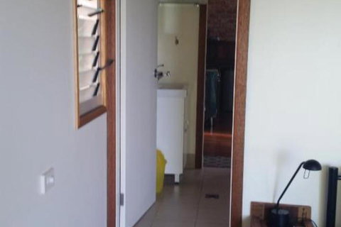 Benjis By The Sea - Hobart Tourism 6