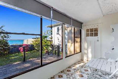 1 Bedroom House Government Road No. 102 PET FRIENDLY - Hobart Tourism 3