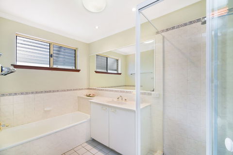 Vaai Moana - 5/10 Oriole Avenue - Hobart Tourism 4