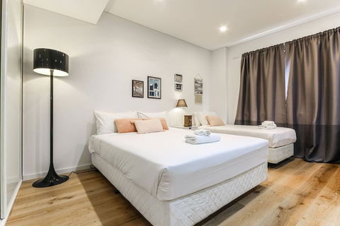 A13-darling Harbour Studio - Tourism TAS 1