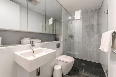 A13-darling Harbour Studio - Tourism TAS 4