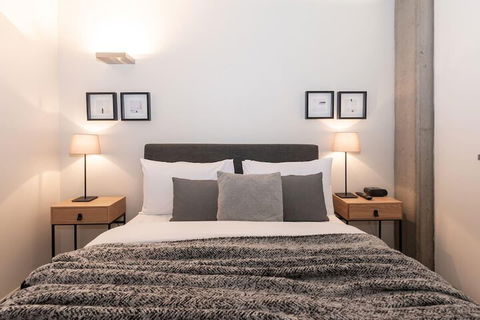 Luxury East Melbourne Apartment - Hobart Tourism 3