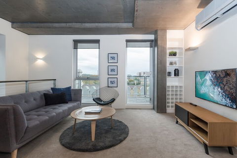 Luxury East Melbourne Apartment - Hobart Tourism 7