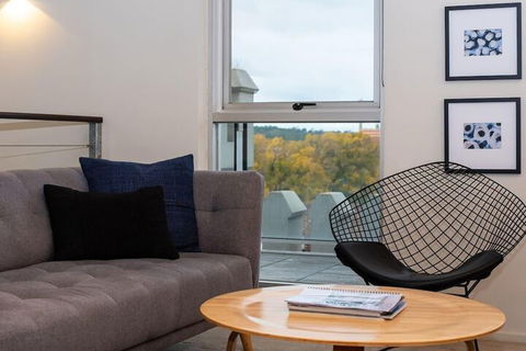 Luxury East Melbourne Apartment - Hobart Tourism 5