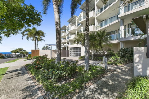 Sunshine Beach Penthouse With Beach Views Unit 9 / 21 Park Crescent Sunshine Beach - Hobart Tourism 0