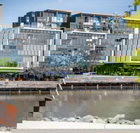 Urban Rest - Kerridge St - Tourism TAS