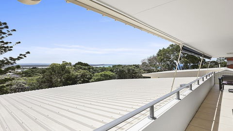 A Stylish Apartment With Noosa Views! Unit 6 Yaringa 29 Noosa Drive - Tourism TAS 4