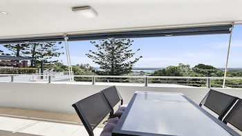 A Stylish Apartment With Noosa Views! Unit 6 Yaringa 29 Noosa Drive - Tourism TAS 5