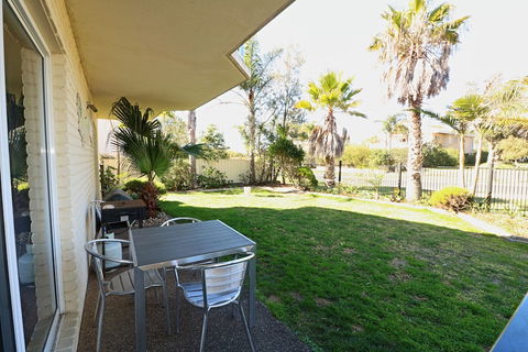 Beachcomber Pet Friendly - Hobart Tourism 1