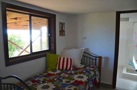 Barrels Beach House 28 Dulconghi Street - Hobart Tourism 2