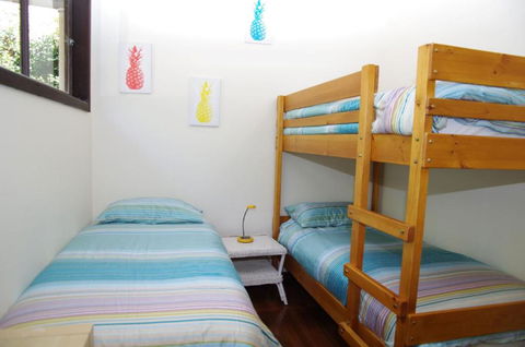 Barrels Beach House 28 Dulconghi Street - Hobart Tourism 3